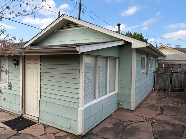 405 1/2 Walton St in Houston, TX - Foto de edificio - Building Photo