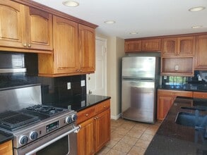 2405 Overlook Rd in Cleveland Heights, OH - Building Photo - Building Photo