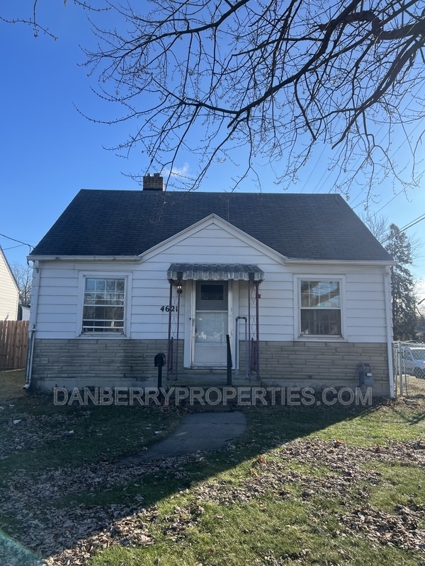 property at 4621 S Detroit Ave