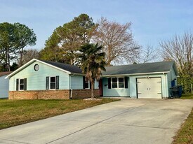 1009 Bennington Rd in Virginia Beach, VA - Building Photo