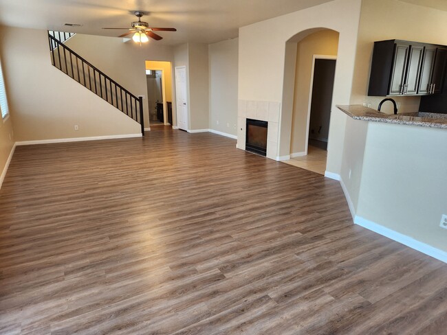 5236 Scarlet Iris Ct in North Las Vegas, NV - Building Photo - Building Photo