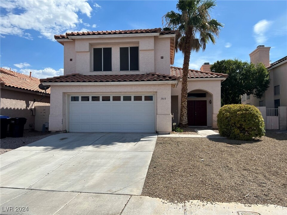 1915 Curio Dr in North Las Vegas, NV - Foto de edificio