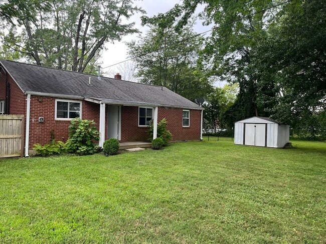 304 Hillview Blvd in Hendersonville, NC - Building Photo - Building Photo