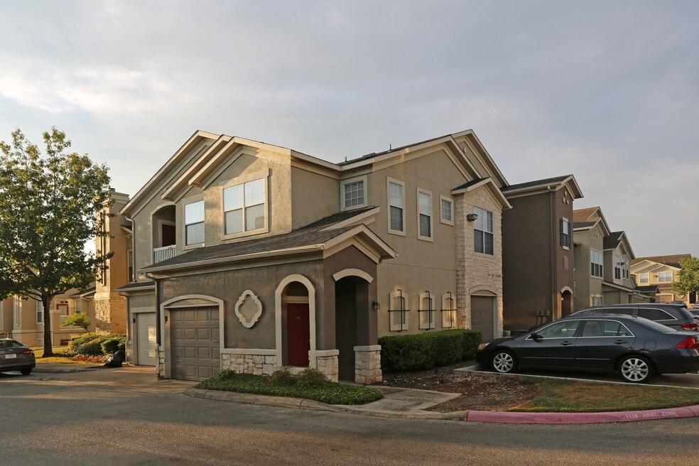 Mission Hills Apartments and Nearby San Antonio Apartments For Rent