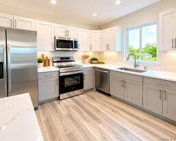 16 Dowd St, Unit 305 in Haverstraw, NY - Building Photo