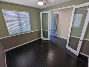 11048 Prairie Grove Rd in Las Vegas, NV - Building Photo - Building Photo