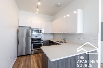 2700 W North Ave in Chicago, IL - Building Photo - Building Photo