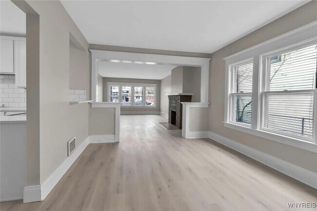 2514 Delaware Ave in Buffalo, NY - Building Photo - Building Photo