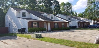 1350 Castelnau Ct in Tallahassee, FL - Building Photo