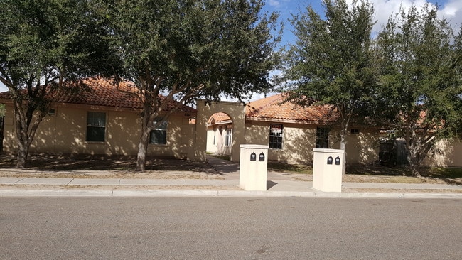 2512 Redbud Ave, Unit 2