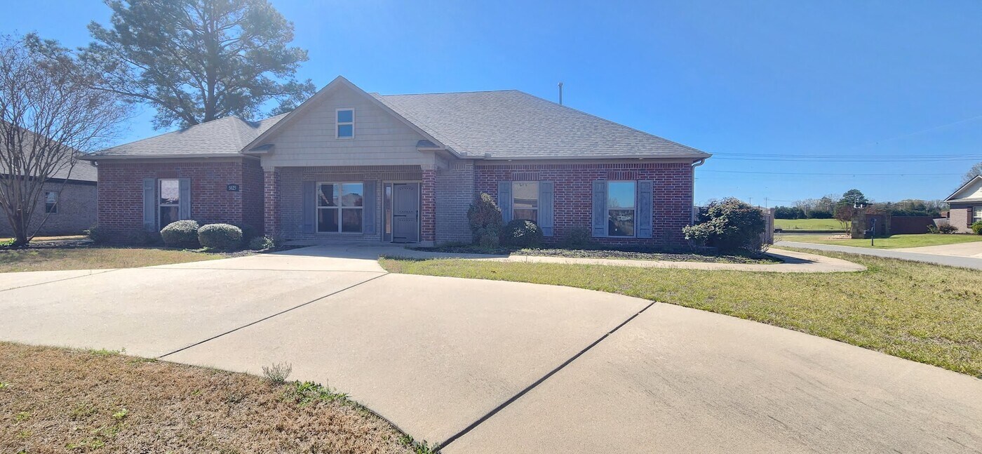 5025 Sistine Chapel Dr in Conway, AR - Foto de edificio
