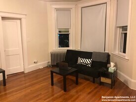 1334 Commonwealth Ave, Unit 28 in Boston, MA - Building Photo