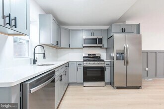 2133 Latona St in Philadelphia, PA - Building Photo - Building Photo