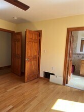 1063 Rhinelander Ave in Bronx, NY - Building Photo - Building Photo