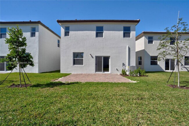 2671 SE 24th Dr in Homestead, FL - Building Photo - Building Photo