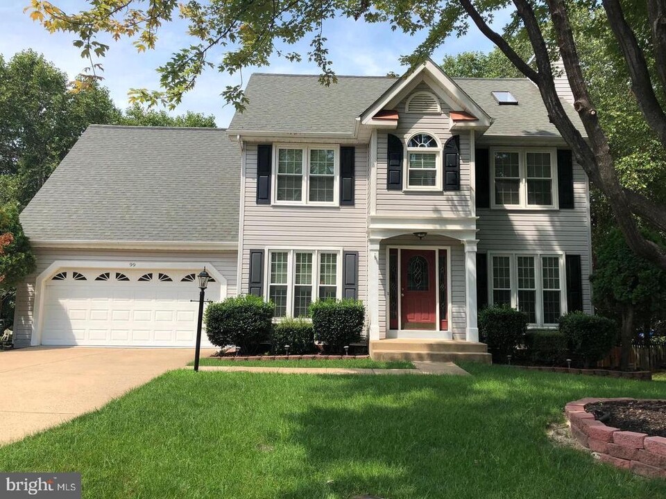 99 Spring Lake Dr in Stafford, VA - Building Photo