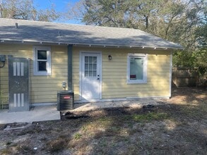 7905 N Mulberry St in Tampa, FL - Building Photo - Building Photo