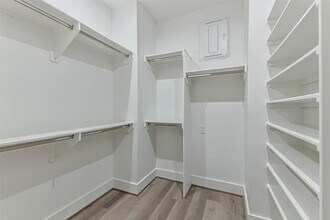 7709 Earl Rudder Wy in Houston, TX - Building Photo - Building Photo