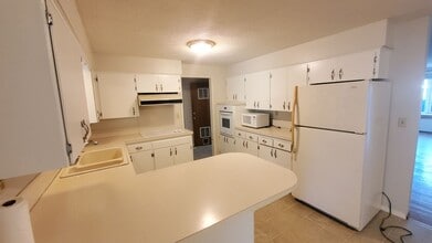 8631 10th Ave SE in Everett, WA - Building Photo - Building Photo