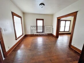 421 E 7th Ave in Mitchell, SD - Building Photo - Building Photo