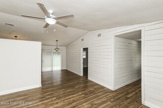 764 Gelaso St SW in Palm Bay, FL - Foto de edificio - Building Photo