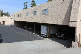 Lemon Gardens Apartments in La Mesa, CA - Building Photo - Building Photo