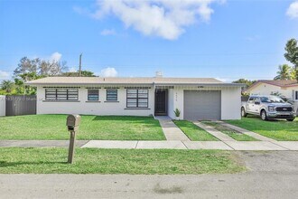 9570 Jamaica Dr in Cutler Bay, FL - Building Photo - Building Photo