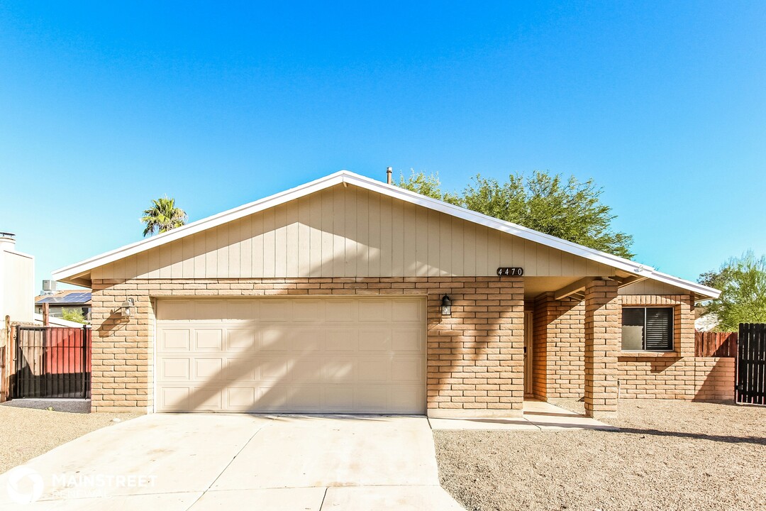 4470 W Meggan Pl in Tucson, AZ - Building Photo