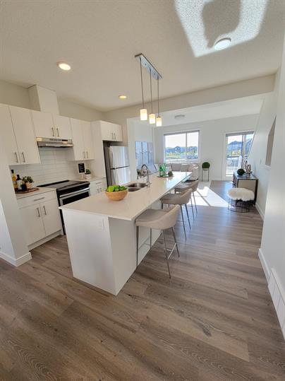 2806 Maple Way NW in Edmonton, AB - Building Photo - Building Photo