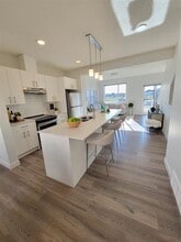 2794 Maple Way NW in Edmonton, AB - Building Photo - Building Photo