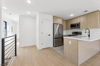27-29 Robert St in Paterson, NJ - Building Photo - Building Photo