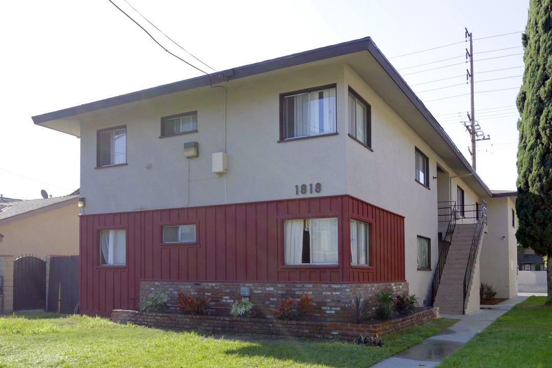 Fourplex in Anaheim, CA - Foto de edificio