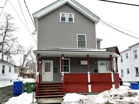 14 Liberty St in Middletown, NY - Building Photo
