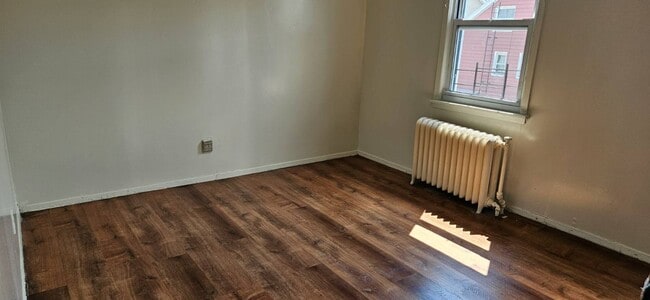 31 ave 103rd St in Queens, NY - Building Photo - Building Photo