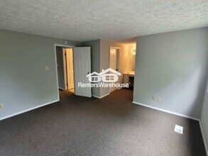 8052 Croydon Way in Pasadena, MD - Building Photo - Building Photo