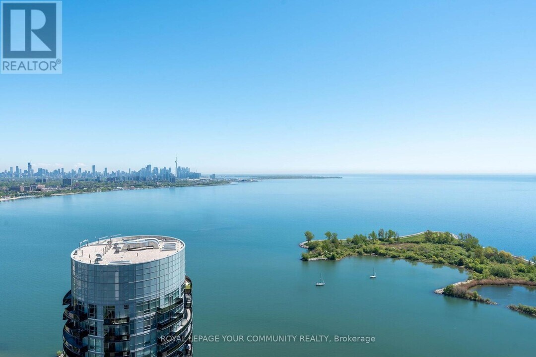 38-4238 Annie Craig Dr in Toronto, ON - Building Photo