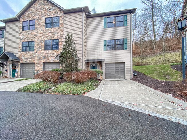 113-155 Banksville Pl in Pittsburgh, PA - Building Photo - Building Photo