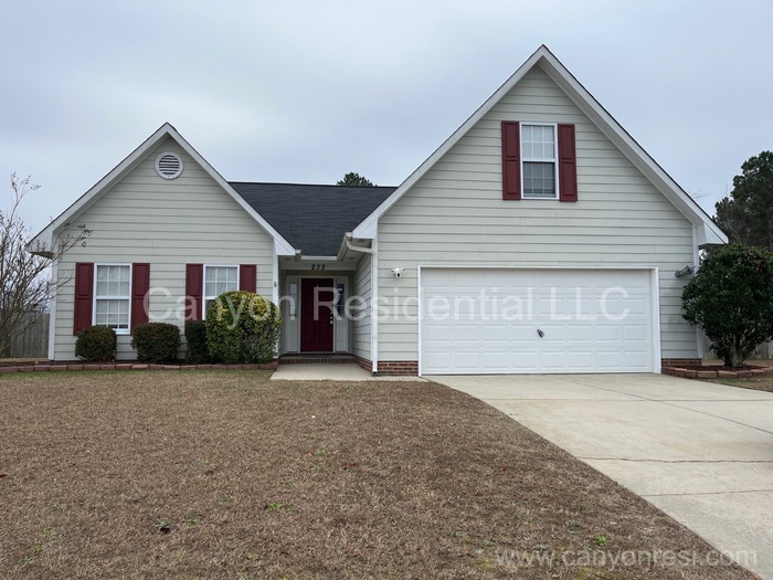 233 Americana Dr in Raeford, NC - Building Photo