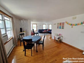 66 Brooks St, Unit 3 in Boston, MA - Building Photo - Building Photo