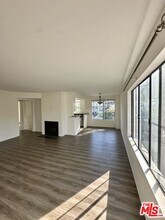 10960 Bluffside Dr in Los Angeles, CA - Building Photo - Building Photo