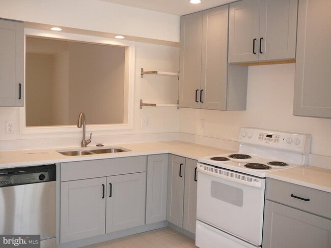 property at 8607 Dellway Ln