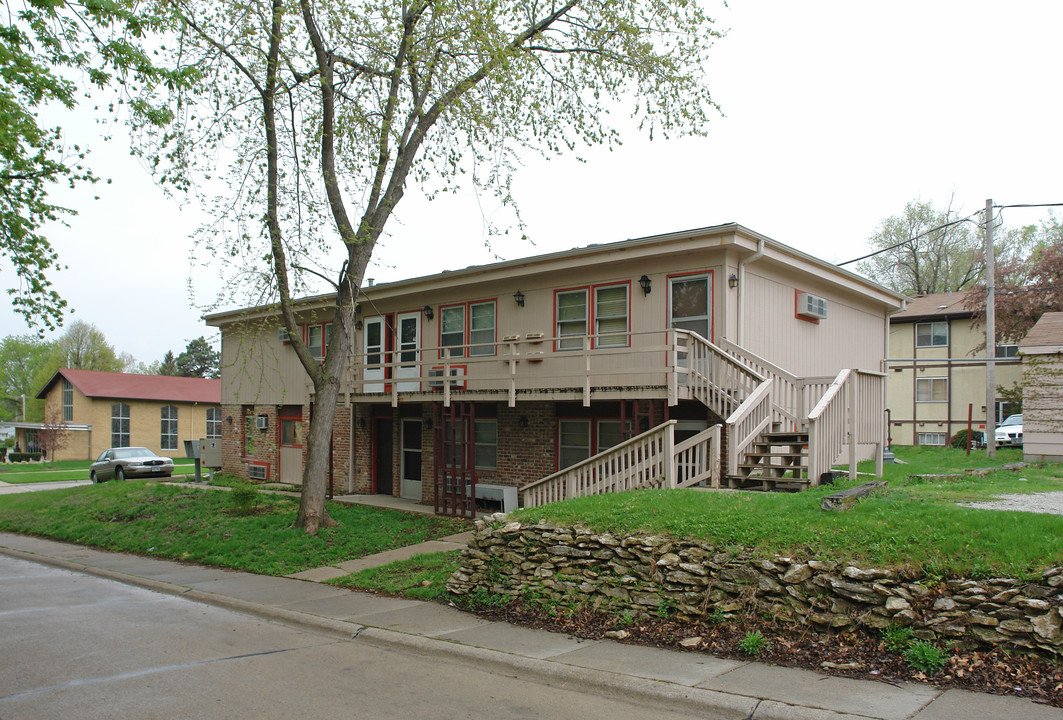 Willow Wood Apartments in Bellevue, NE - Foto de edificio