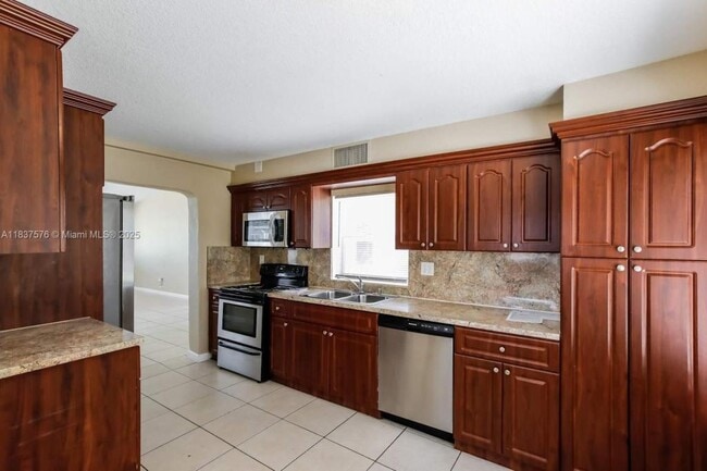 254 Glouchester St in Boca Raton, FL - Building Photo - Building Photo