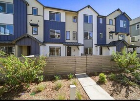 27319 Bear Creek Ln in Stevenson Ranch, CA - Building Photo