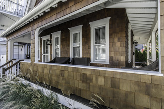 42 Central Ave in Ocean Grove, NJ - Foto de edificio - Building Photo