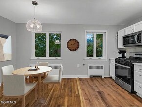 283 Spring St, Unit 7A in Red Bank, NJ - Foto de edificio - Building Photo