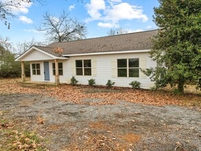 2061 Lindsay Ln S in Athens, AL - Building Photo - Building Photo