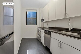 234 E 50th St in New York, NY - Foto de edificio - Building Photo