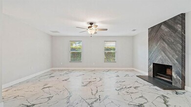 2318 39th Ave N in St. Petersburg, FL - Foto de edificio - Building Photo