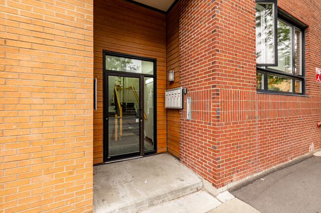 1850 Atateken Rue in Montréal, QC - Building Photo - Building Photo